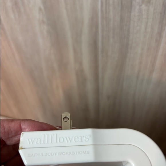 Bath & Body Works Reindeer Wallflowers Fragrance Plug with Gold Antlers - Picture 3 of 4